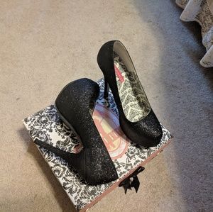 Black Glitter Bordello Pleaser Pumps (Teeze-31G)